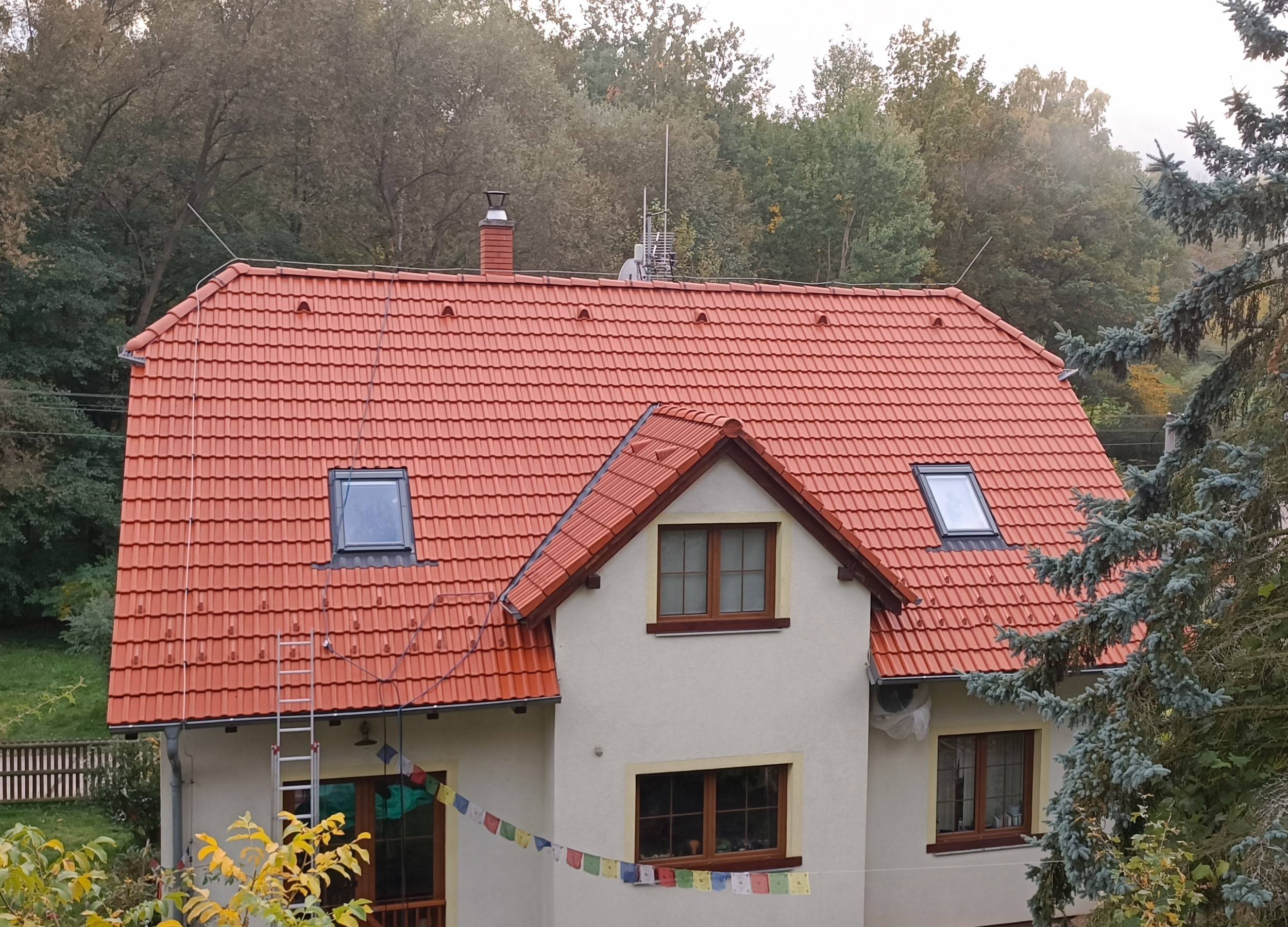 Po - Čištění střechy a okapů • Krušovice